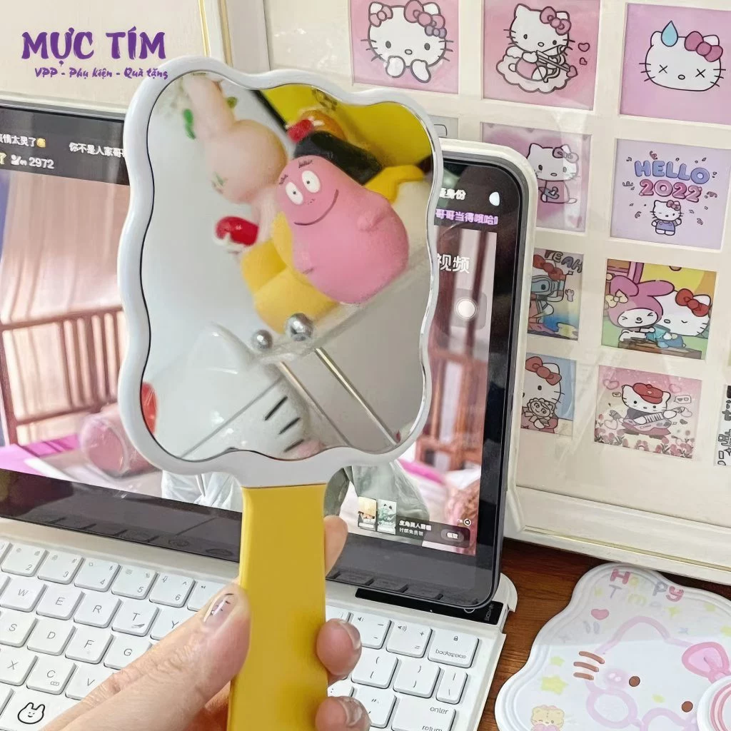 gương cầm tay hoạt hình